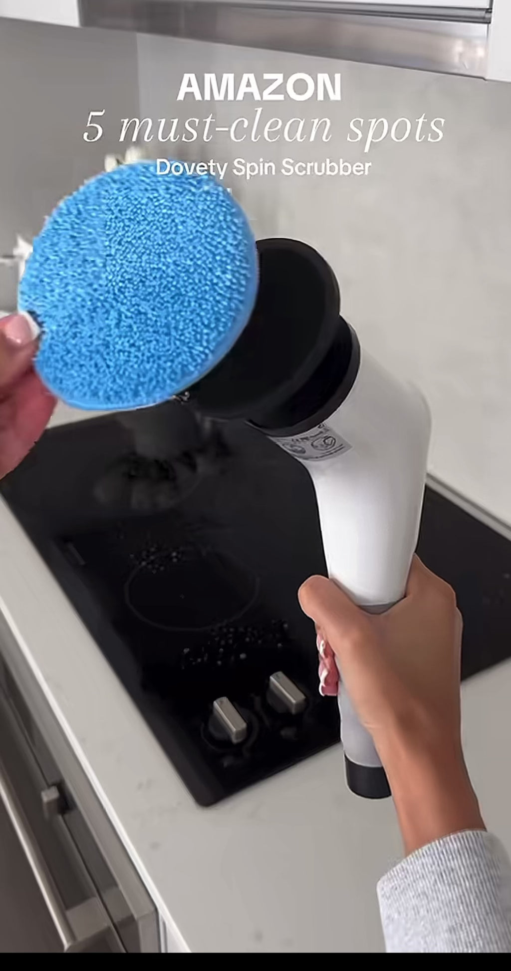 Brosse de Nettoyage Électrique 9-en-1 – Polyvalente et Sans Effort.